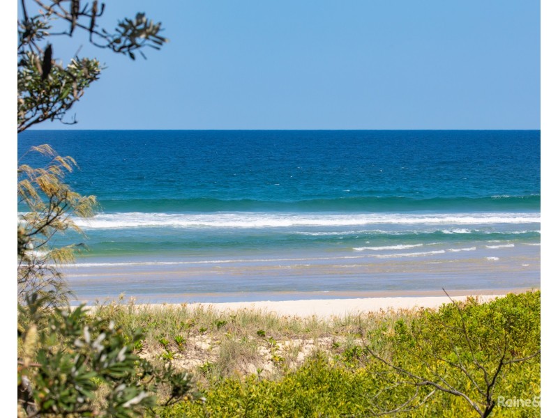 16 Surfside Crescent, Pottsville NSW 2489