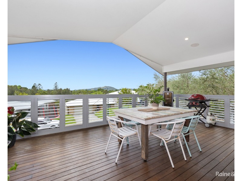 82 Newcastle Drive, Pottsville NSW 2489