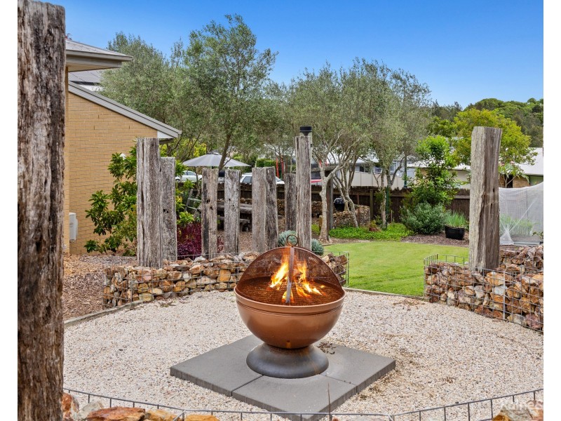 82 Newcastle Drive, Pottsville NSW 2489