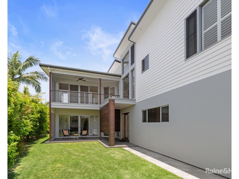 7 Woodfull Crescent, Pottsville NSW 2489