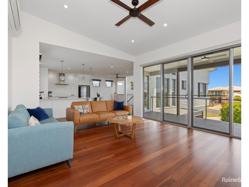 7 Woodfull Crescent, Pottsville NSW 2489