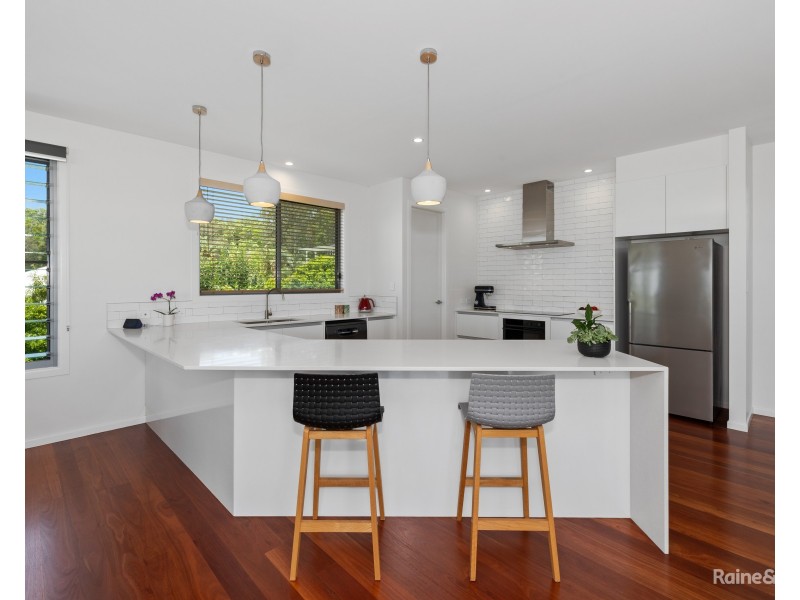 7 Woodfull Crescent, Pottsville NSW 2489