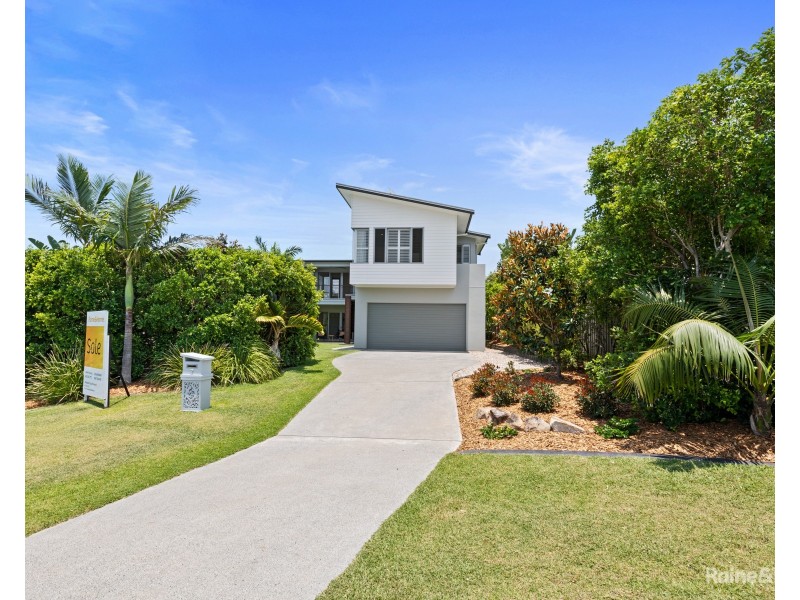 7 Woodfull Crescent, Pottsville NSW 2489