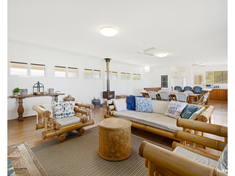 9 Surfside Crescent, Pottsville NSW 2489