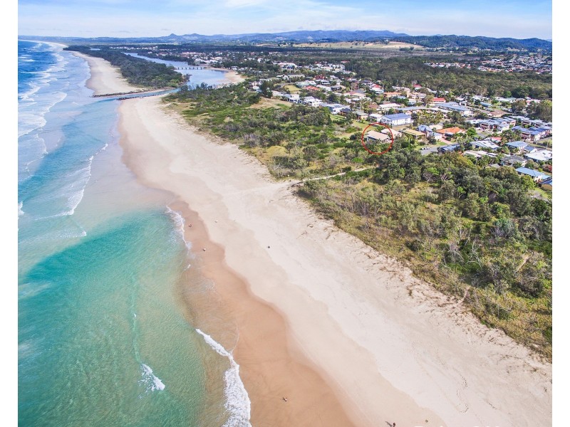 9 Surfside Crescent, Pottsville NSW 2489