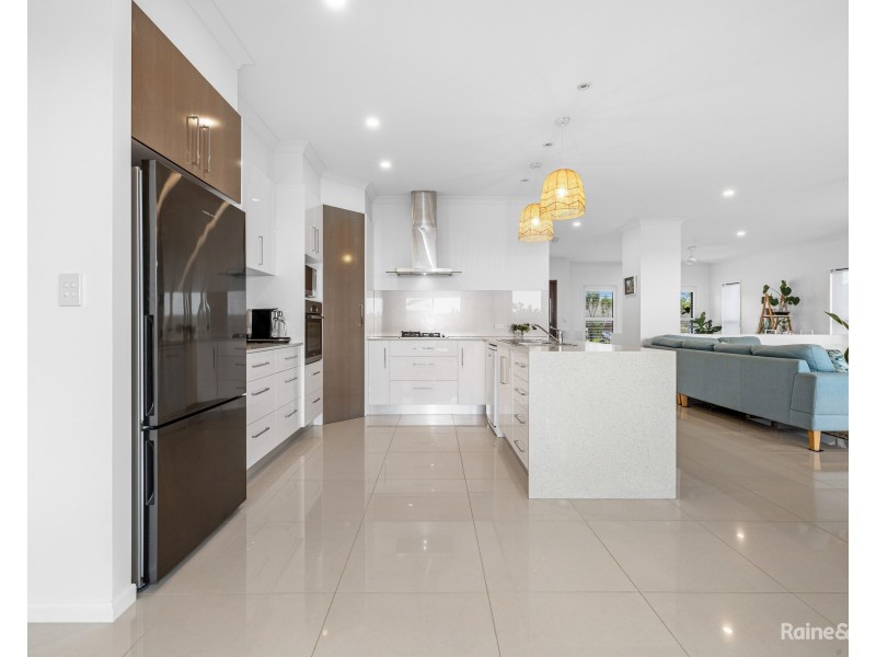 1 Woodfull Crescent, Pottsville NSW 2489