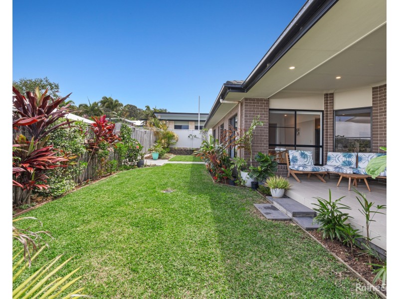 1 Woodfull Crescent, Pottsville NSW 2489