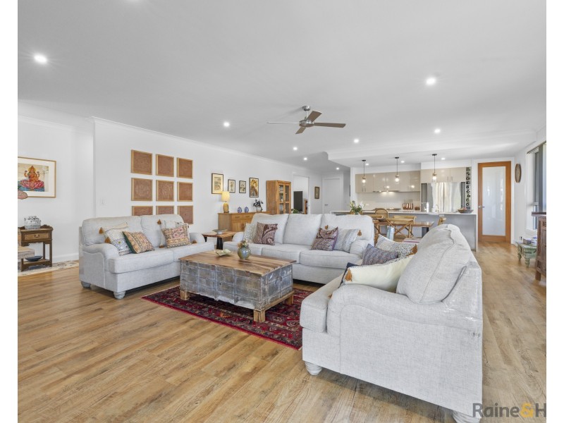 11 Lindwall Avenue, Pottsville NSW 2489