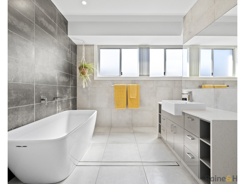 11 Lindwall Avenue, Pottsville NSW 2489