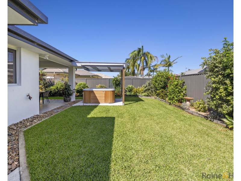 11 Lindwall Avenue, Pottsville NSW 2489