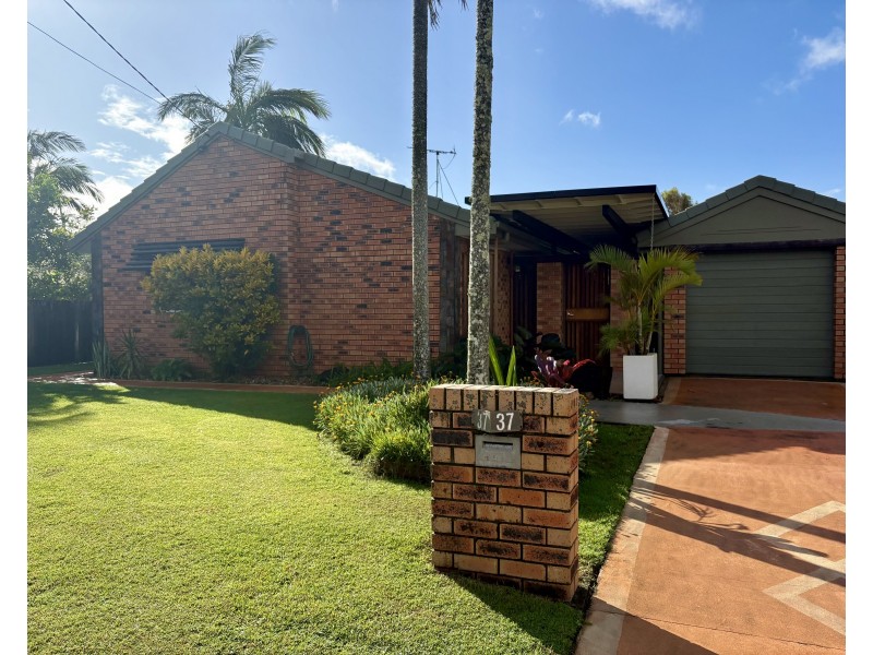 37 Surfside Crescent, Pottsville NSW 2489
