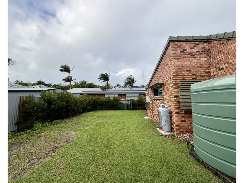 37 Surfside Crescent, Pottsville NSW 2489