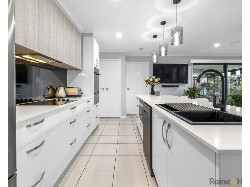 63 Newcastle Drive, Pottsville NSW 2489