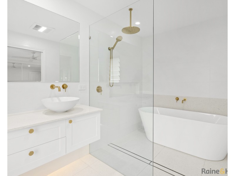 13 Tyrone Terrace, Banora Point NSW 2486