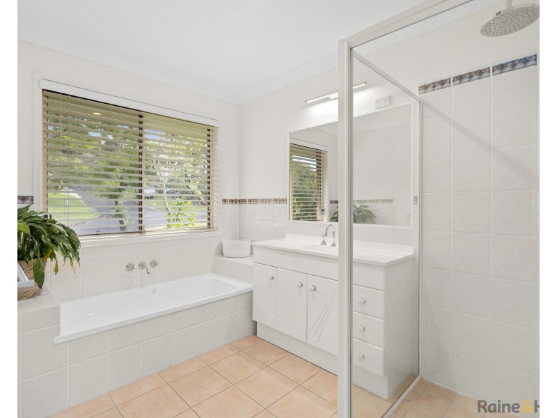 13 Tyrone Terrace, Banora Point NSW 2486