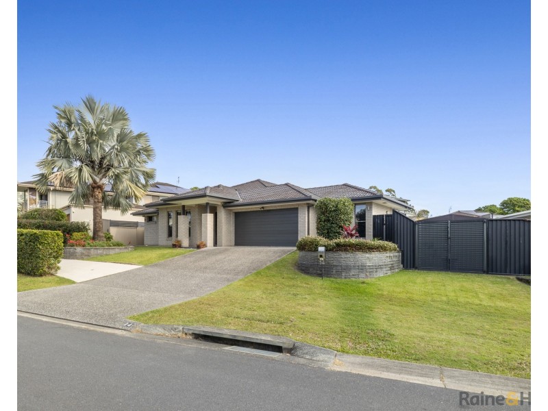 14 Lennox Circuit, Pottsville NSW 2489