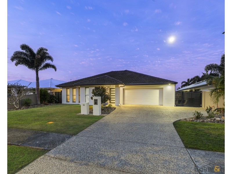 18 Toshack Place, Pottsville NSW 2489