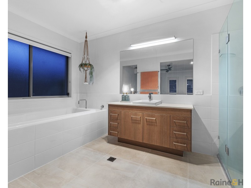 18 Toshack Place, Pottsville NSW 2489