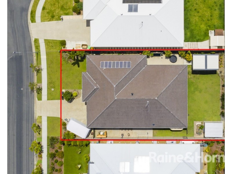 18 Toshack Place, Pottsville NSW 2489