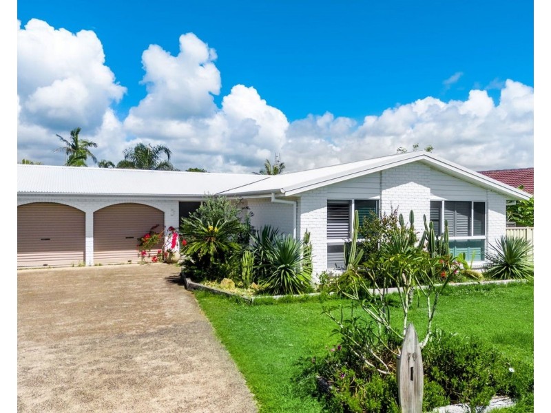 60 Overall Drive, Pottsville NSW 2489