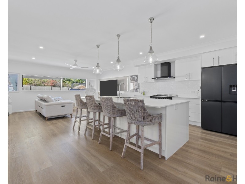 8 Terrigal Street, Pottsville NSW 2489