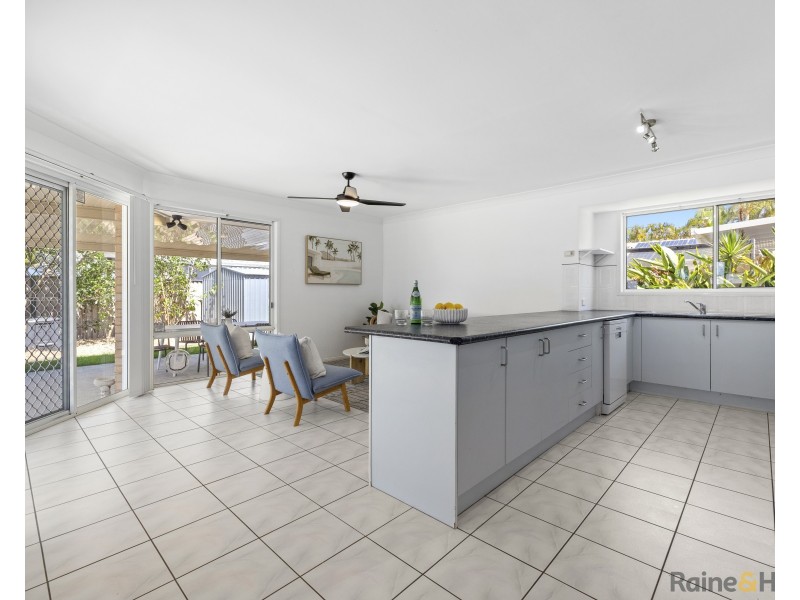 10 Miller Place, Pottsville NSW 2489