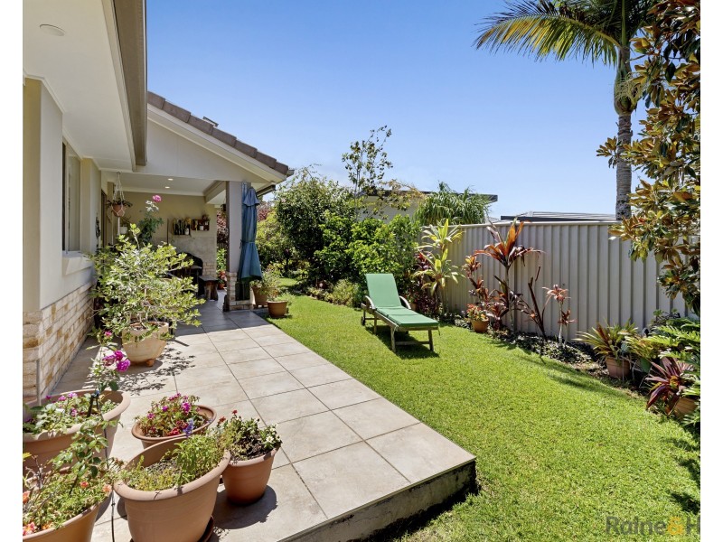 2/22 Newcastle Drive, Pottsville NSW 2489