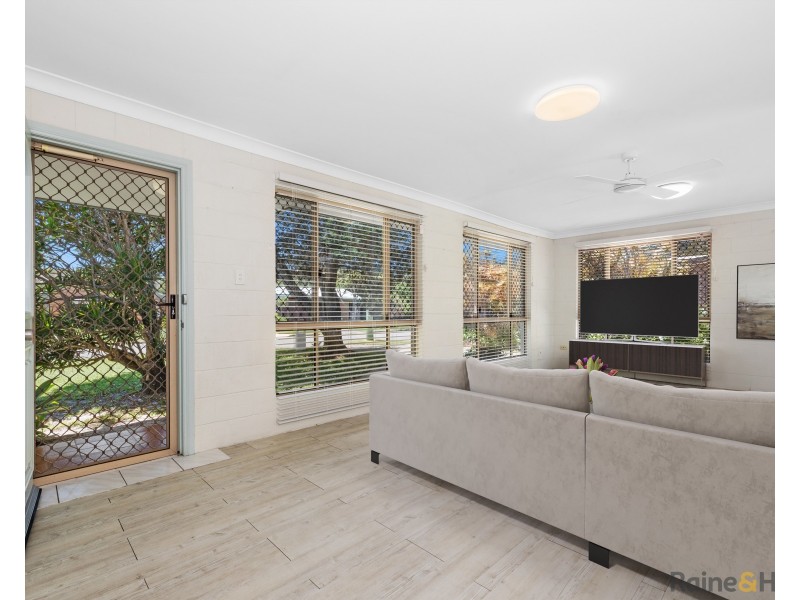 34 Surfside Crescent, Pottsville NSW 2489