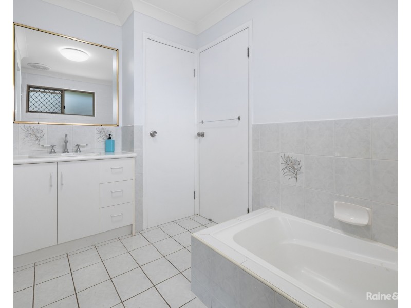 34 Surfside Crescent, Pottsville NSW 2489