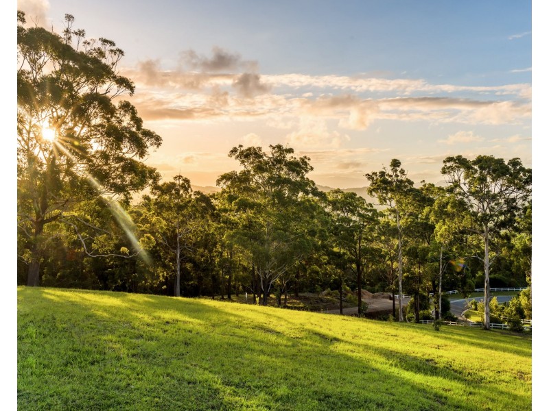 Emerald Mountain View, Tanglewood NSW 2488