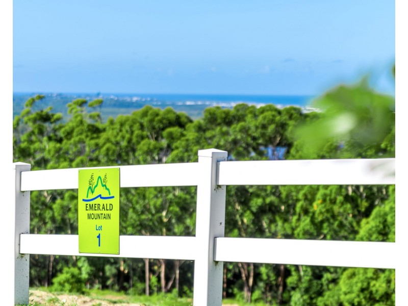 Emerald Mountain View, Tanglewood NSW 2488
