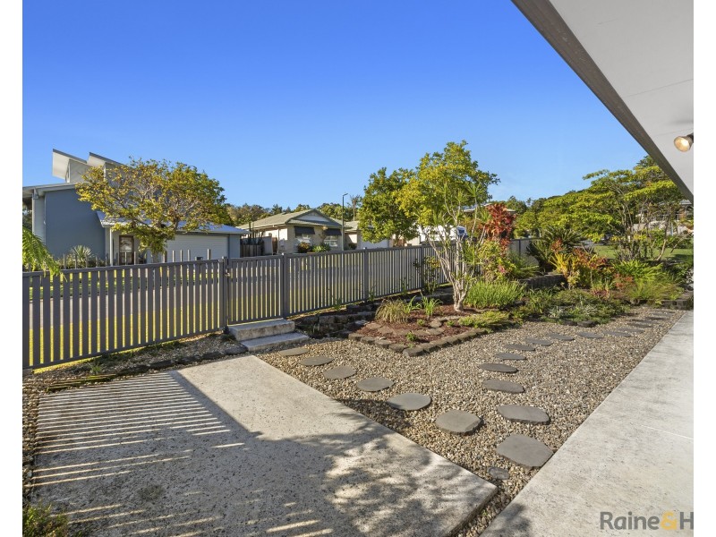 1/9 Suffolk Parade, Pottsville NSW 2489
