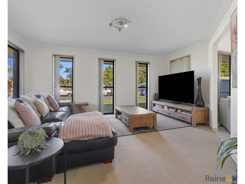 2/39 Border Crescent, Pottsville NSW 2489