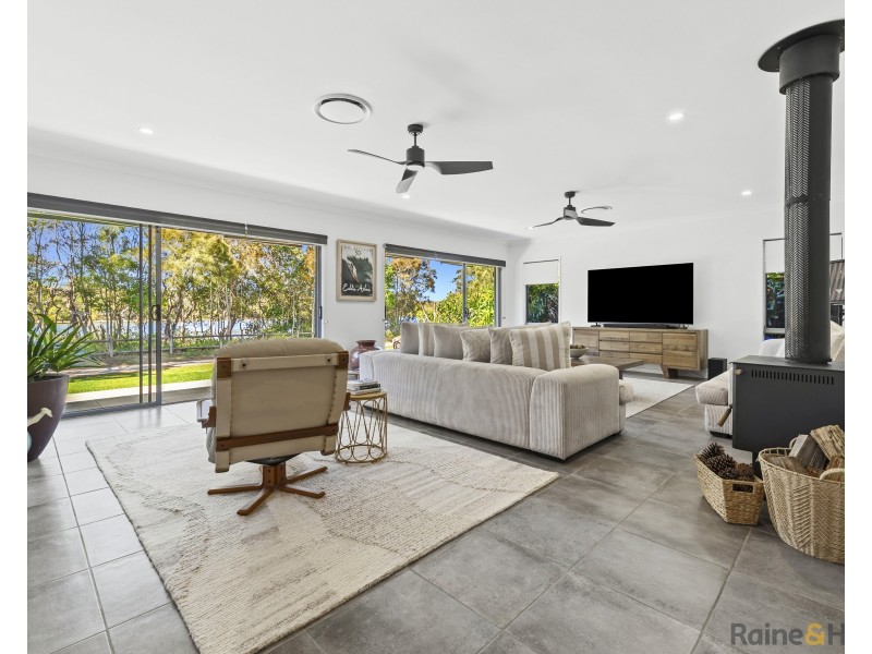 17 Overall Drive, Pottsville NSW 2489