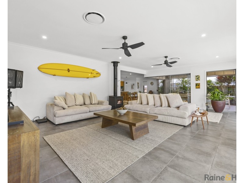 17 Overall Drive, Pottsville NSW 2489