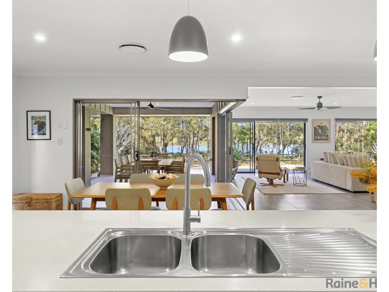17 Overall Drive, Pottsville NSW 2489