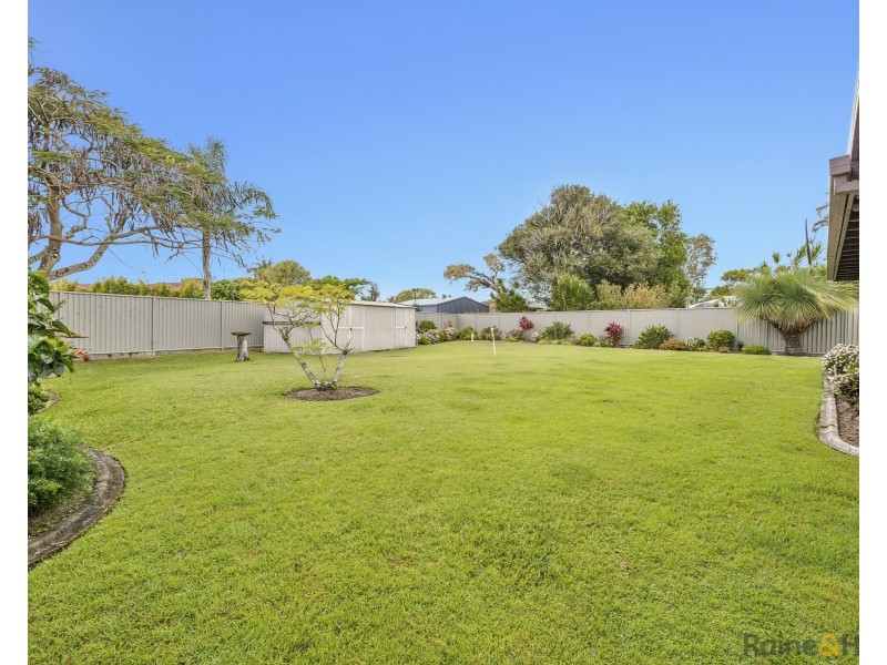 3 Edward Avenue, Pottsville NSW 2489