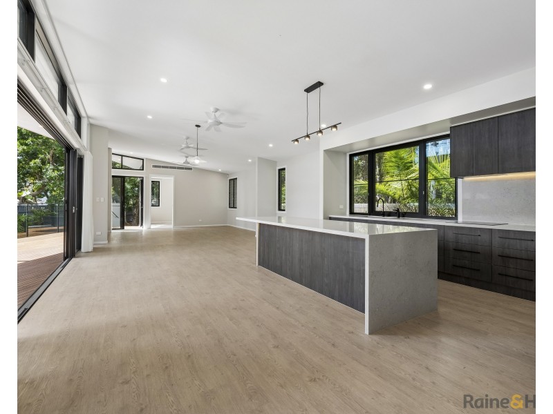 4 Creek Street, Hastings Point NSW 2489