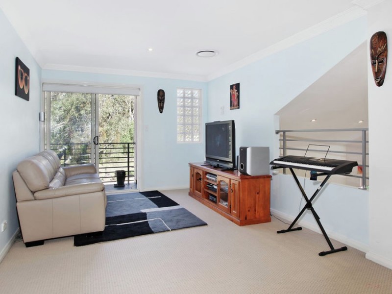 29 Heaton Ave, Claremont Meadows NSW 2747
