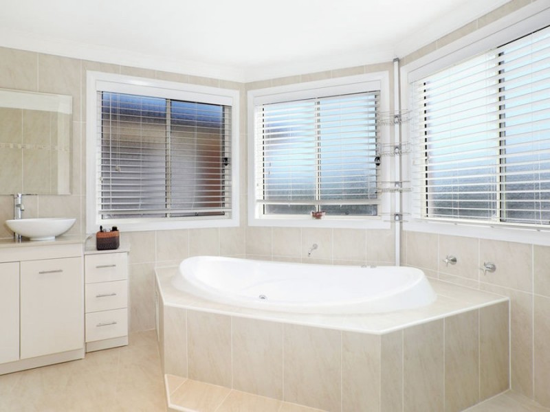 29 Heaton Ave, Claremont Meadows NSW 2747