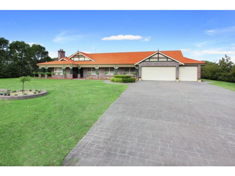 5 Traminer Grove, Orchard Hills NSW 2748