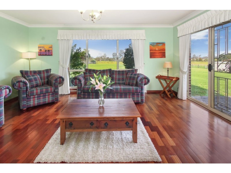 5 Traminer Grove, Orchard Hills NSW 2748