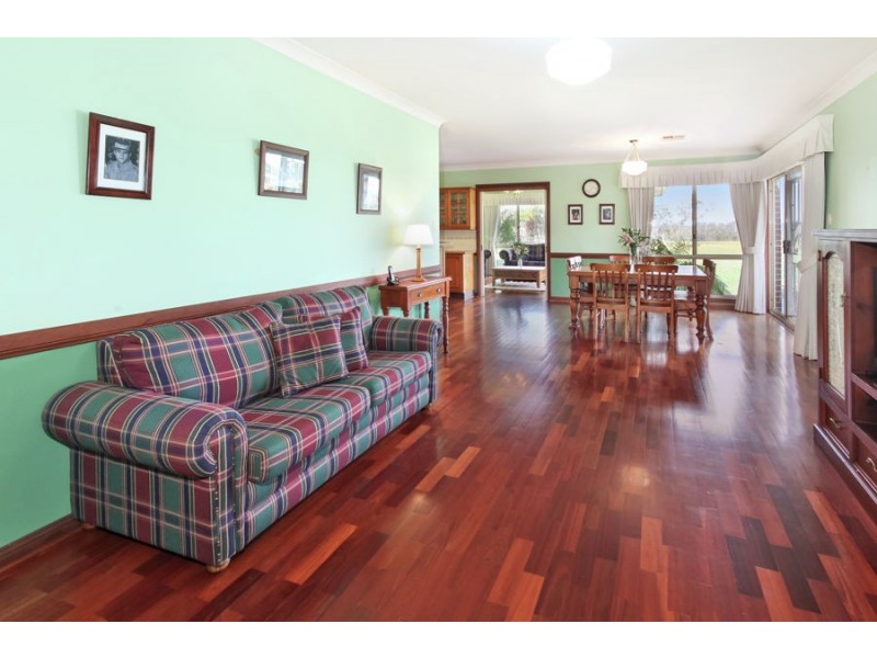 5 Traminer Grove, Orchard Hills NSW 2748