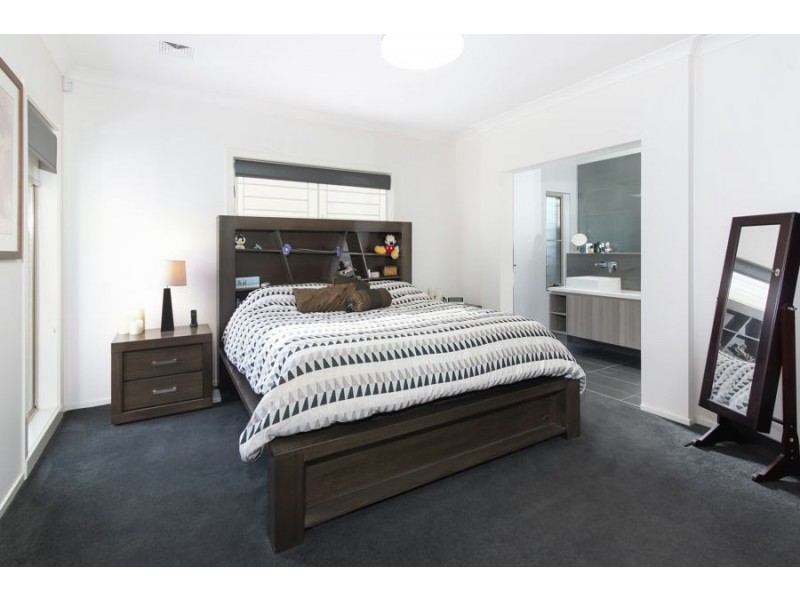 9 Senden Crescent, Colebee NSW 2761