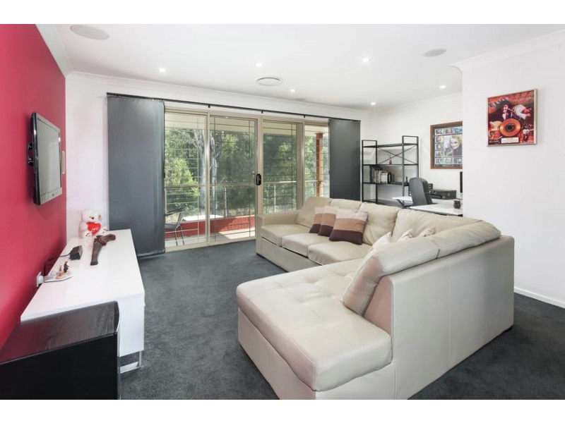 9 Senden Crescent, Colebee NSW 2761