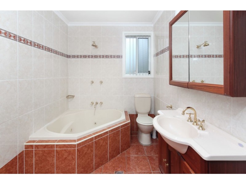 11 Poppy Cl, Claremont Meadows NSW 2747