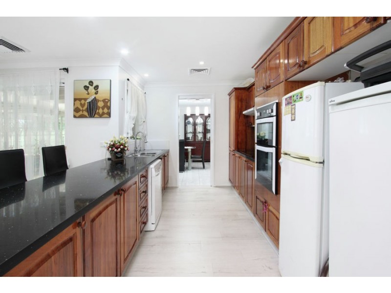 26 Coonawarra Drive, St Clair NSW 2759