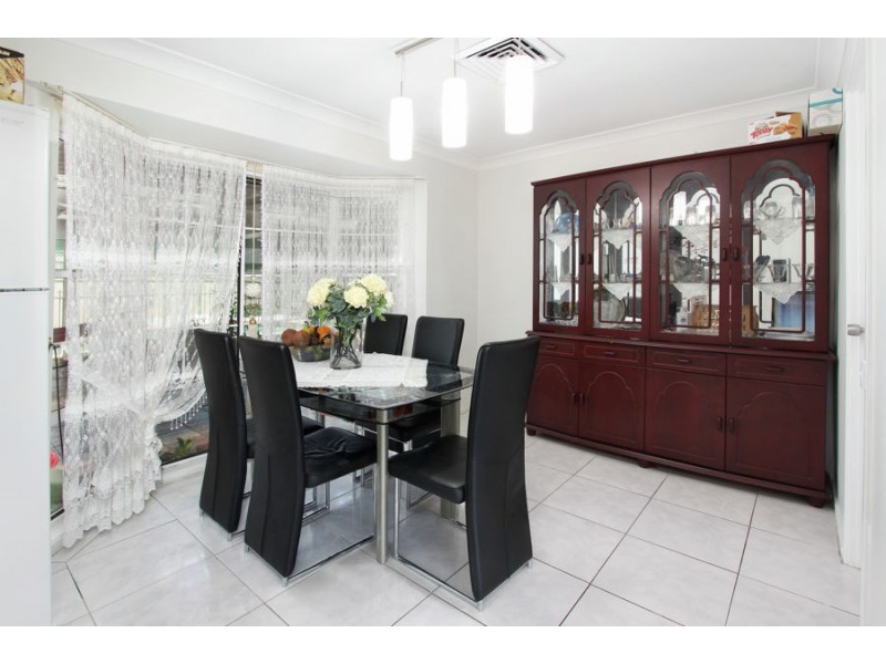 26 Coonawarra Drive, St Clair NSW 2759