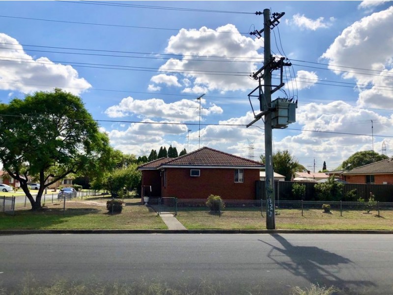 13 Munmora Place, Oxley Park NSW 2760