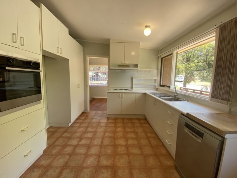 2 Bellbird Crescent, Blaxland NSW 2774